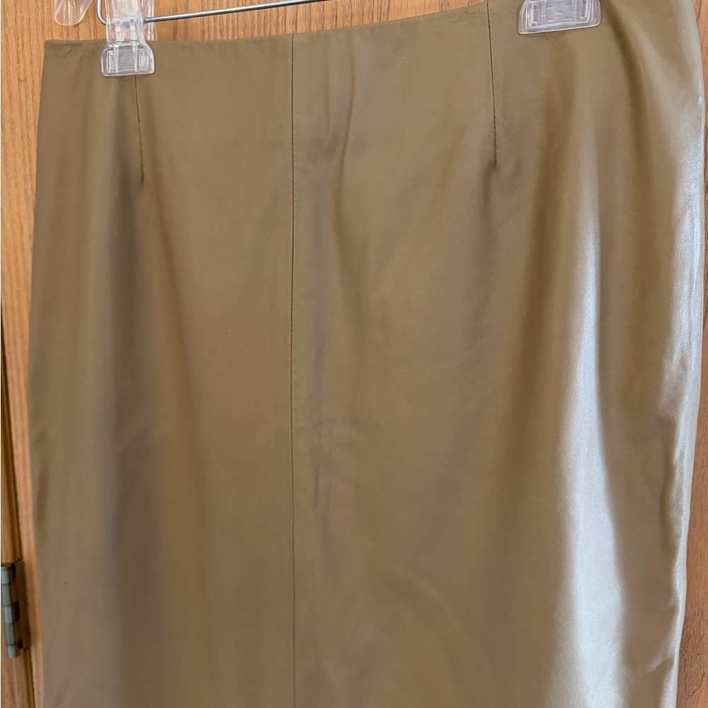 NWT DANA BUCHMAN Beige Taupe 100% Lambskin Classic Pencil Skirt Women’s Size 12 - Picture 2 of 16